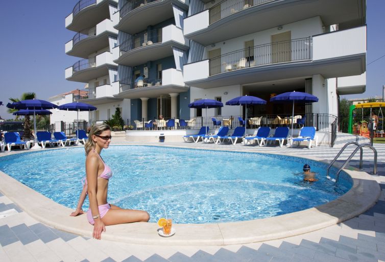 Piscina06